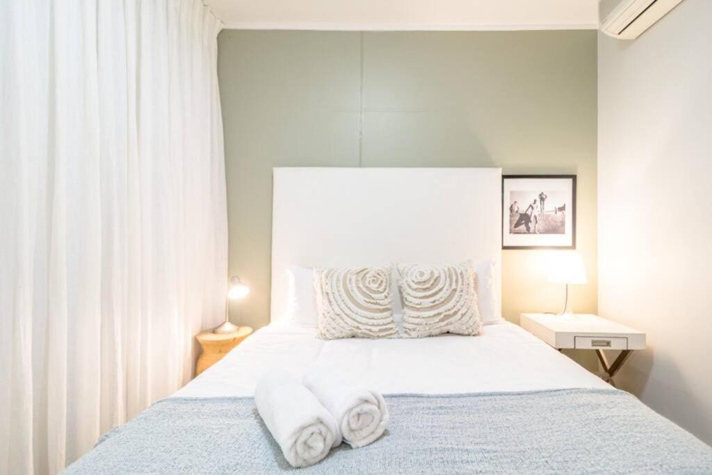 Stylish With Large, Covered Balcony In De Waterkant