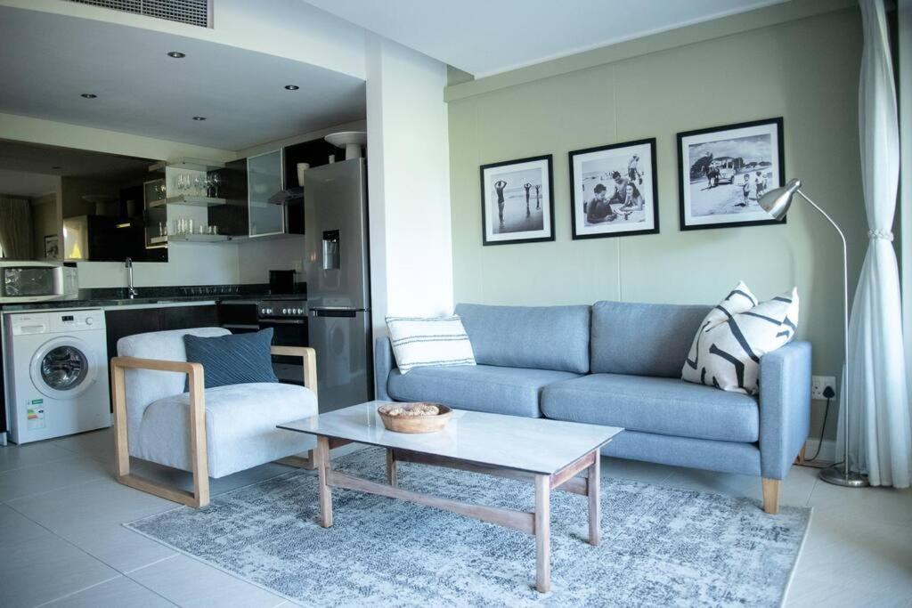 Appartement Stylish With Large, Covered Balcony In De Waterkant Le Cap