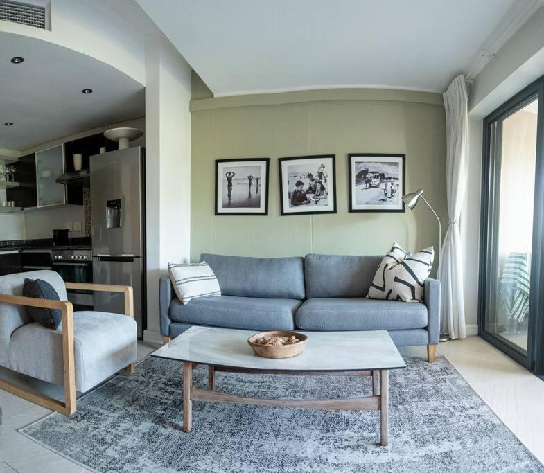 Stylish With Large, Covered Balcony In De Waterkant